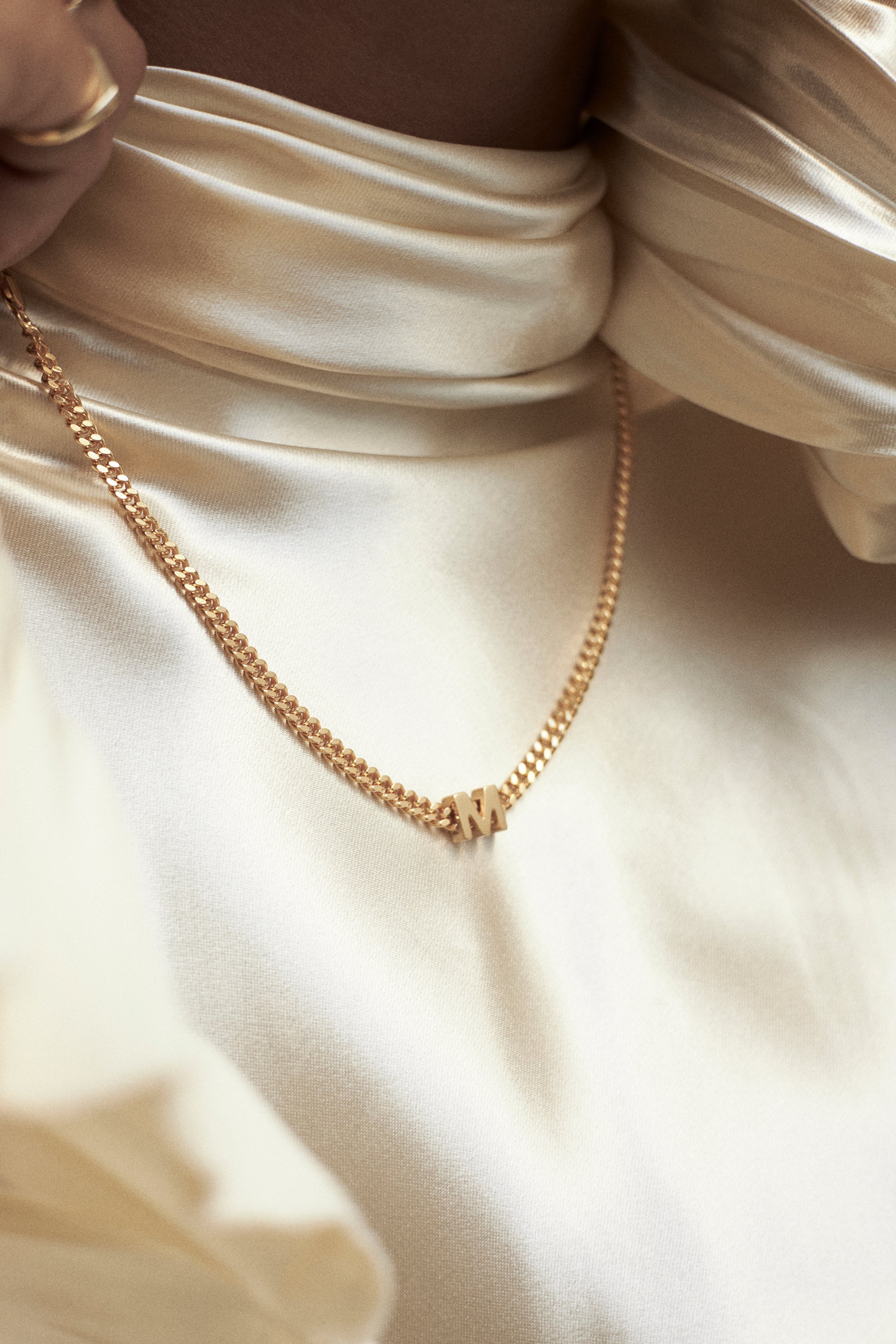 alphabet necklace with pendant M