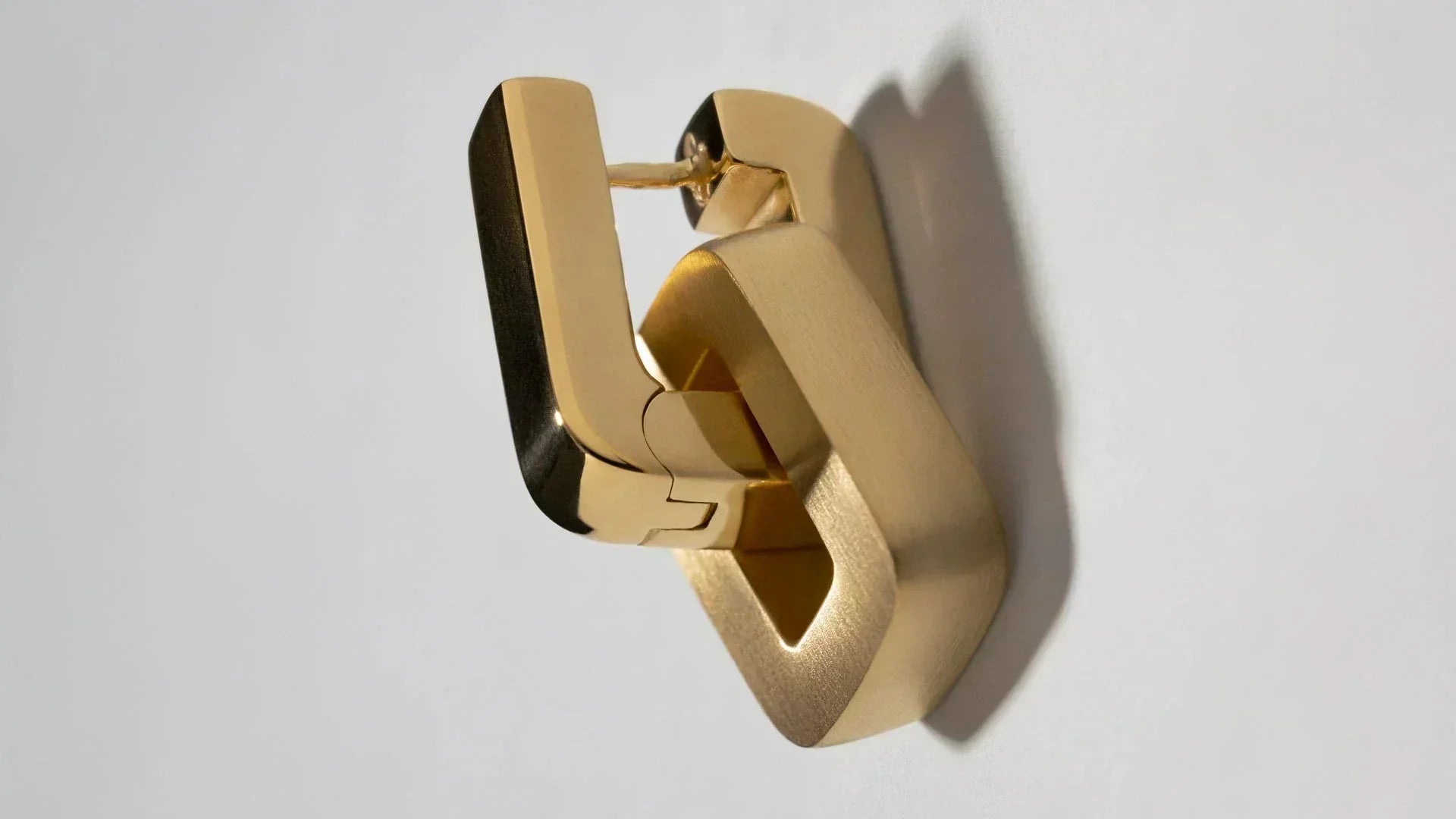 CINCO Portuguese jewelry brand - 18ct gold earrings handmade in Portugal