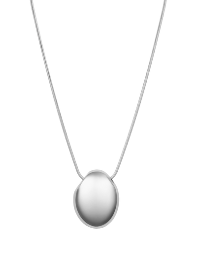 Handmade elegant Chéri necklace featuring a unique silver pendant on a delicate chain, crafted in Portugal.