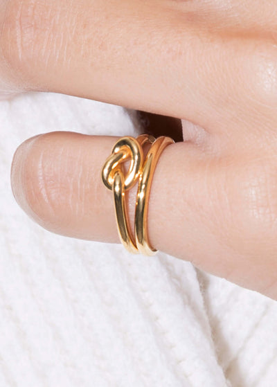 Lucilla knot ring Rings