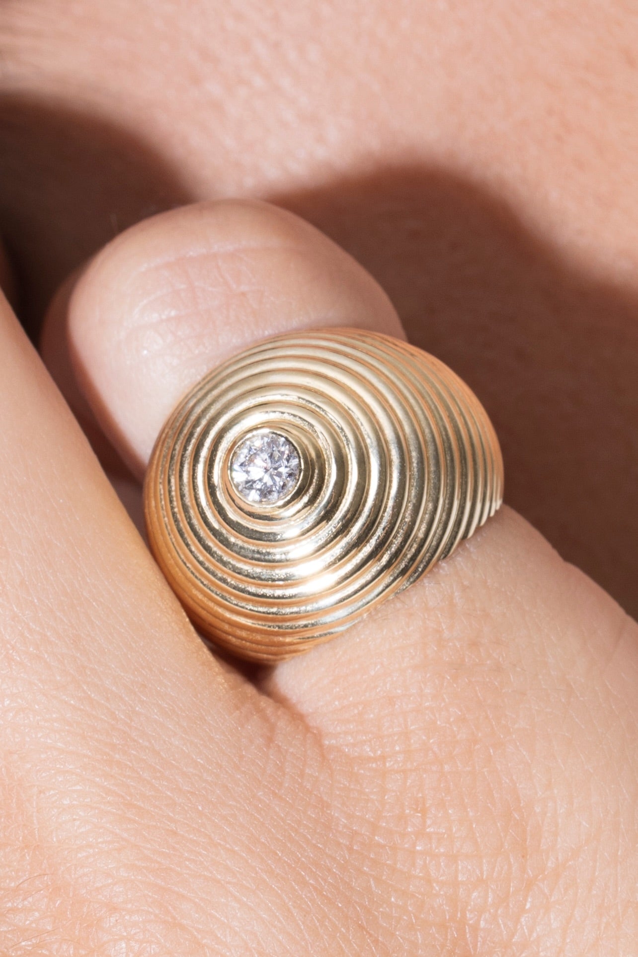 pinky 18k diamond ring